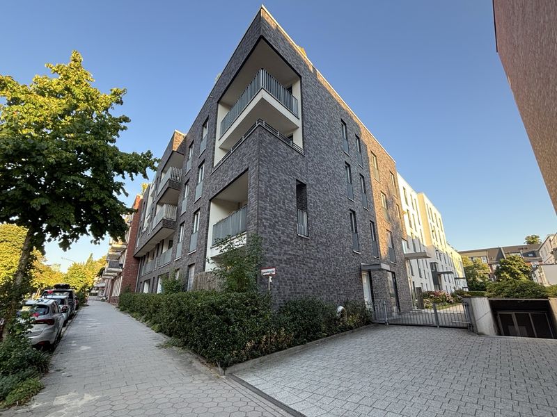 Moderne 4-Zimmer-Wohnung mit Loggia und Stellplatz in Hamburg-Borgfelde